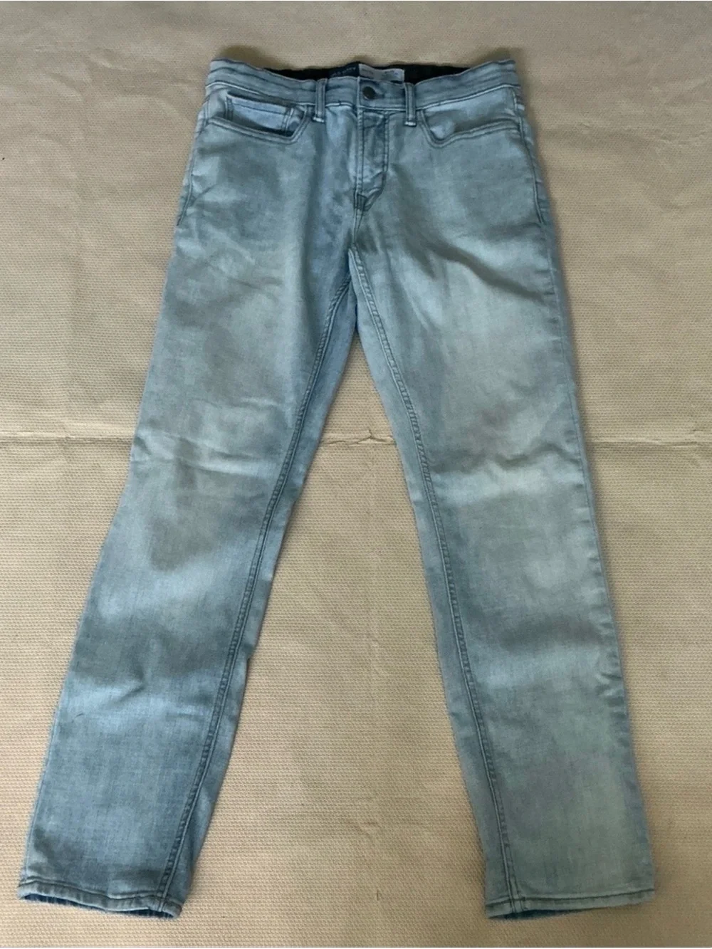 Old Navy Men's Slim Jeans in Light Gray Wash